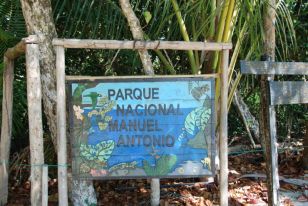 full-manuel-antonio-park-sign(1)